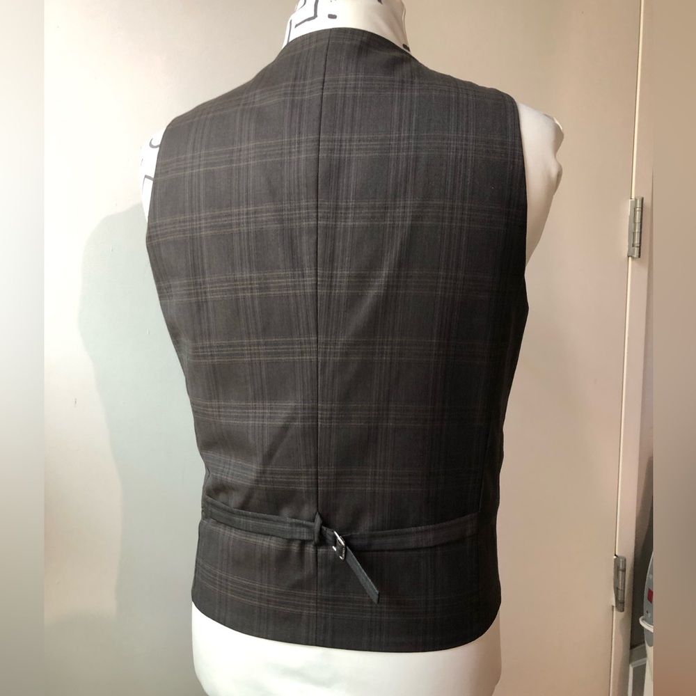 Men's Indochino double Breasted Plaid Grey vest - Picture 3 of 9